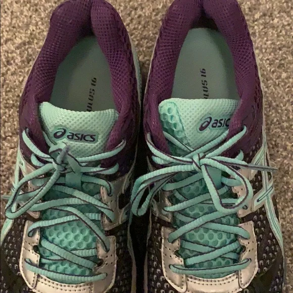 ASICS Running Shoes - Picture 2 of 6